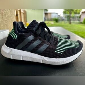 Adidas Women EVM 004001 Sneakers